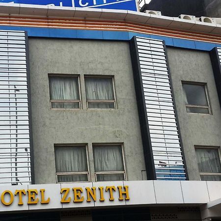 Hotel Zenith สุรัต ภายนอก รูปภาพ