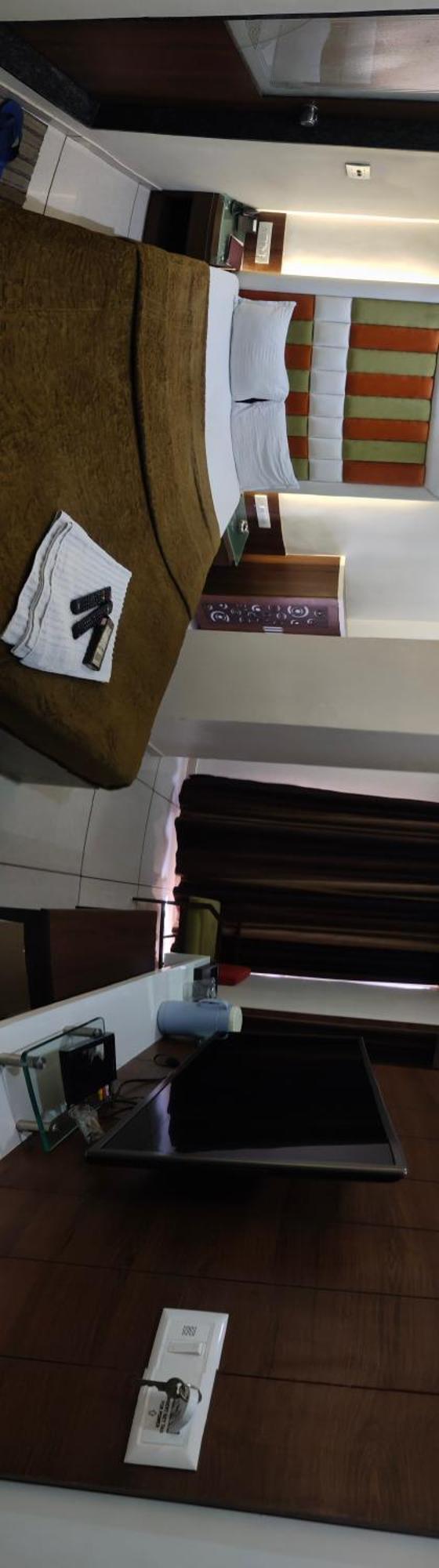 Hotel Zenith สุรัต ภายนอก รูปภาพ