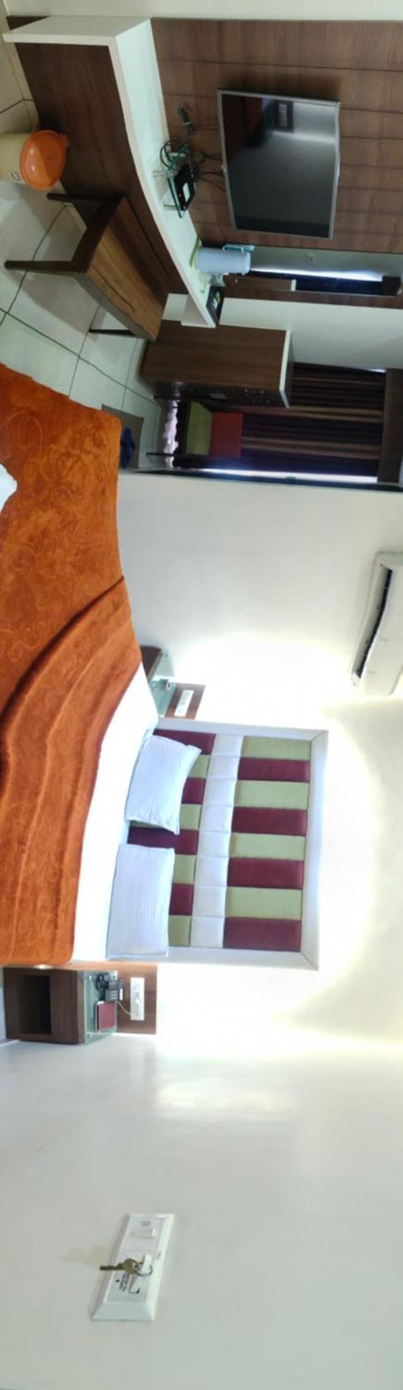 Hotel Zenith สุรัต ภายนอก รูปภาพ
